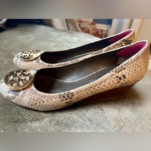 Tory Burch logo wedges size 11 beige snakeskin